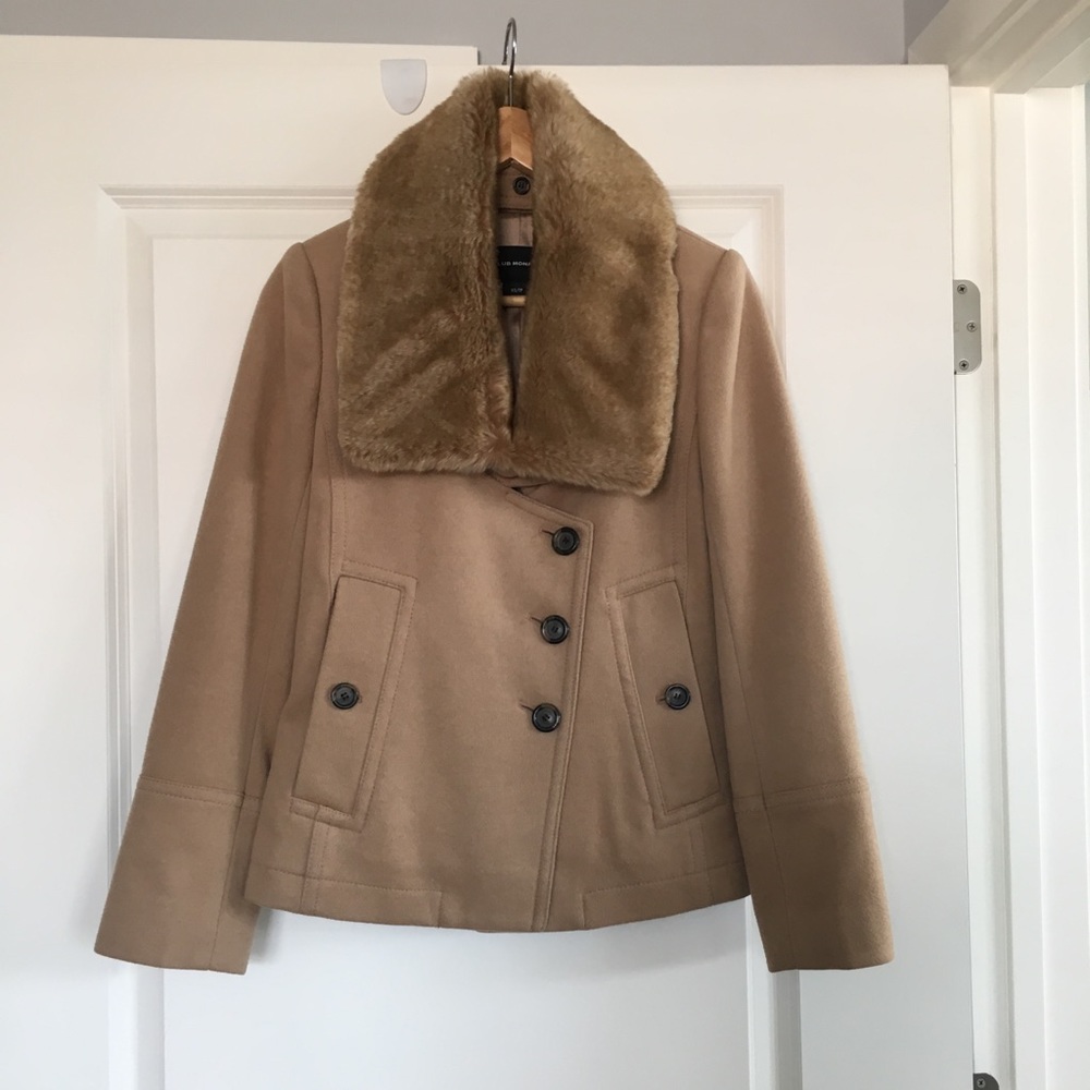 NWOT Club Monaco camel coat w/removable fur collar